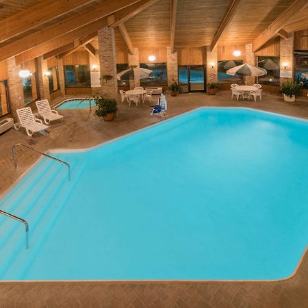 Days Inn By Wyndham Wooster Bagian luar foto