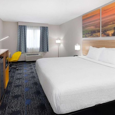 Days Inn By Wyndham Wooster Bagian luar foto