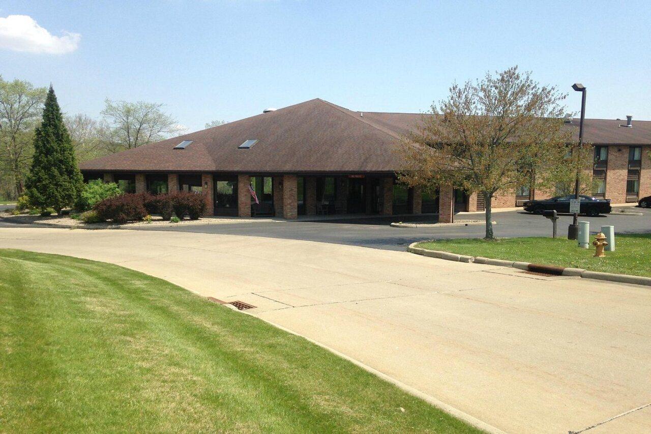Days Inn By Wyndham Wooster Bagian luar foto