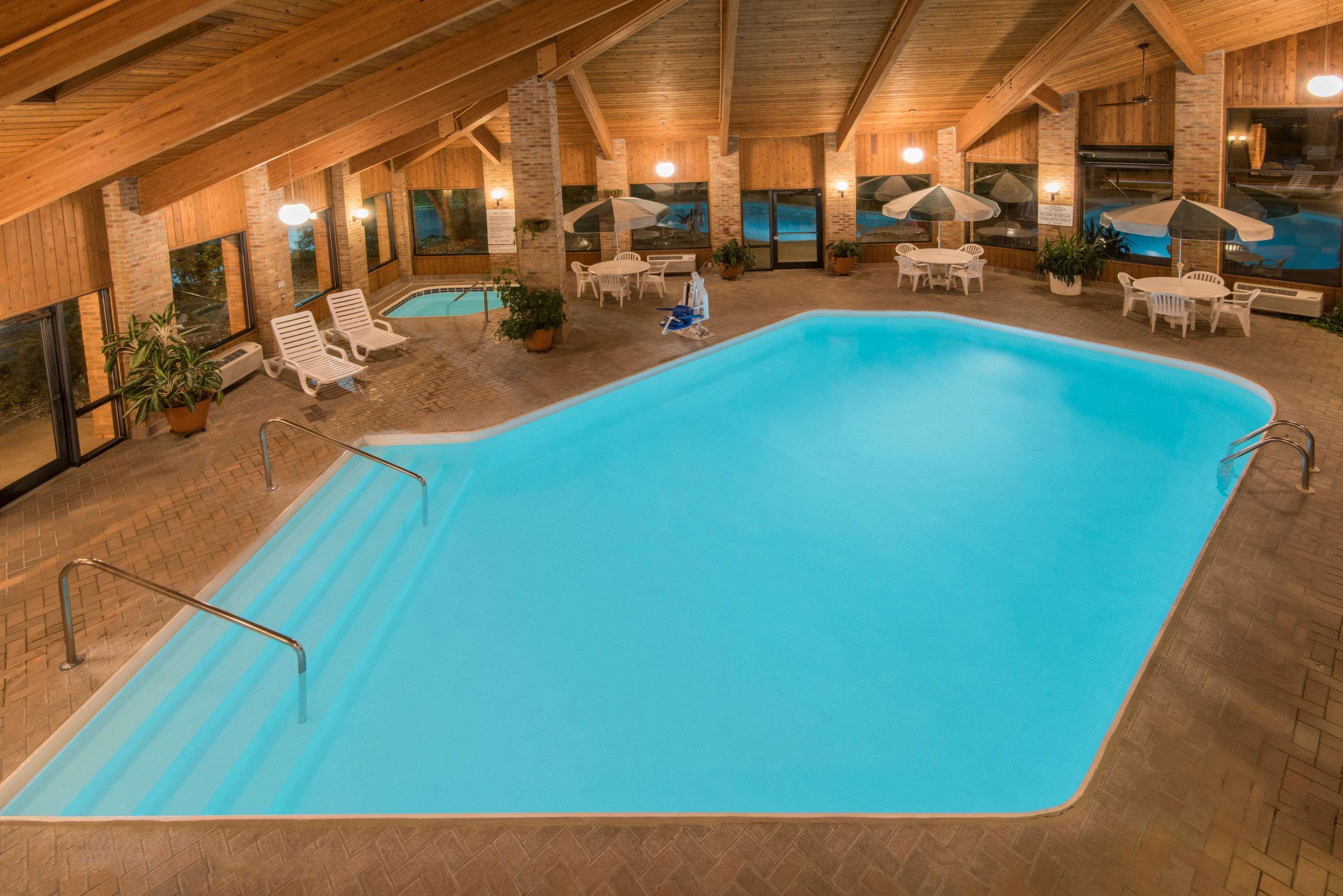 Days Inn By Wyndham Wooster Bagian luar foto