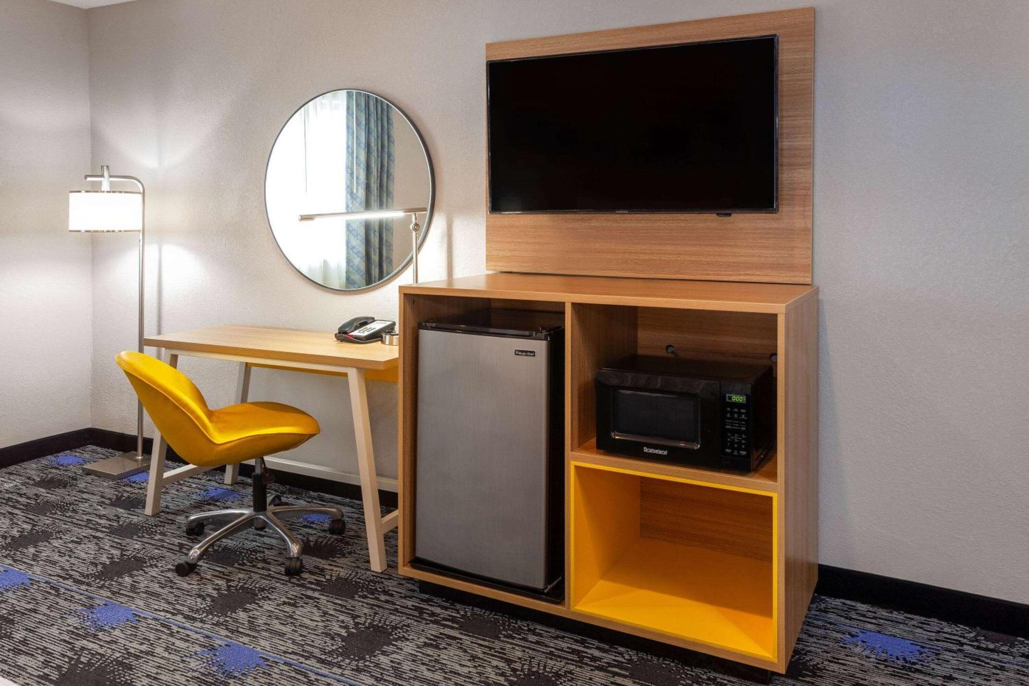 Days Inn By Wyndham Wooster Bagian luar foto