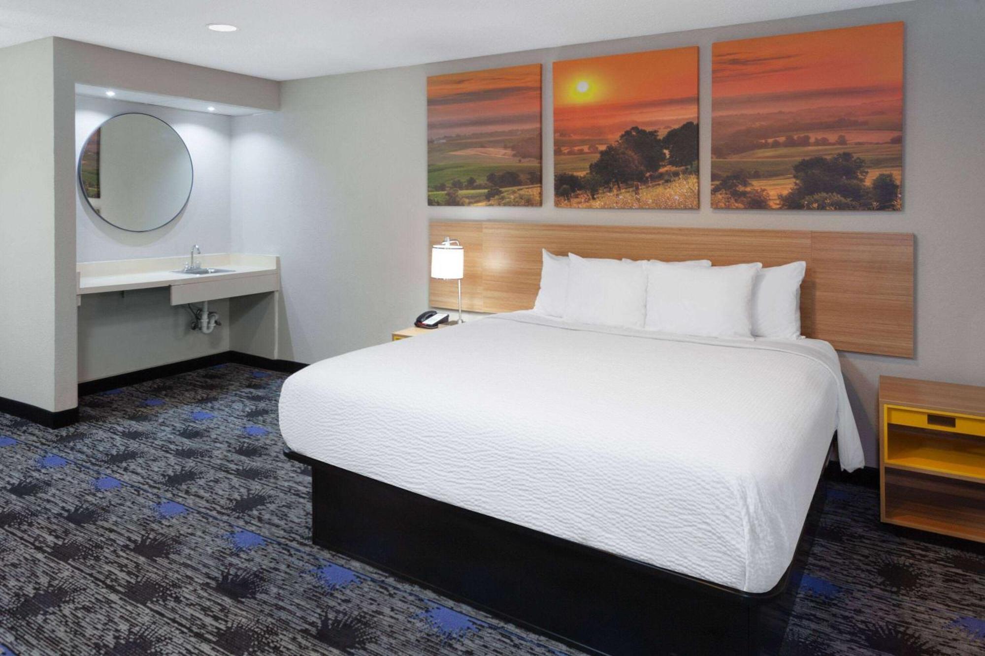 Days Inn By Wyndham Wooster Bagian luar foto