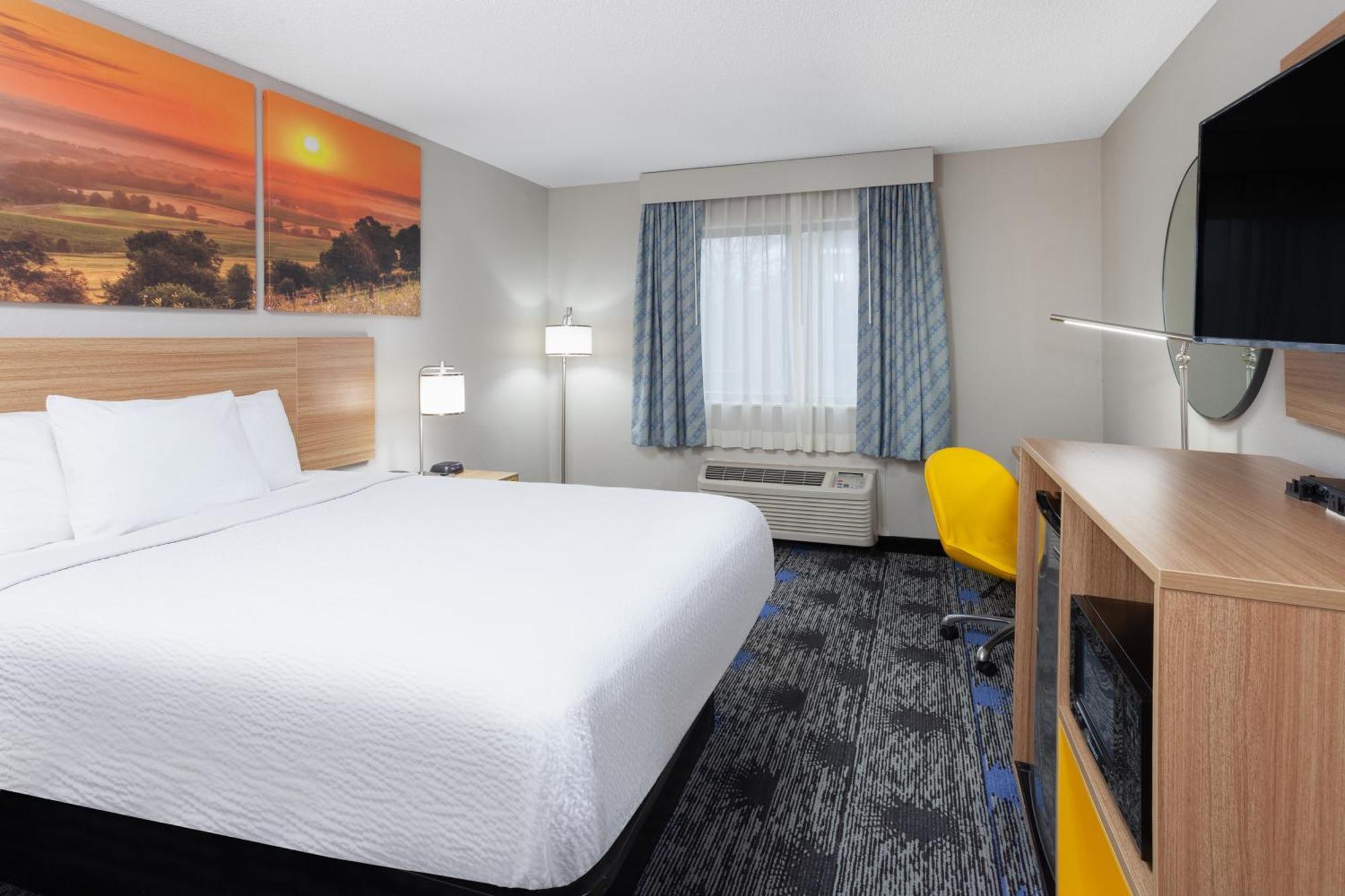 Days Inn By Wyndham Wooster Bagian luar foto