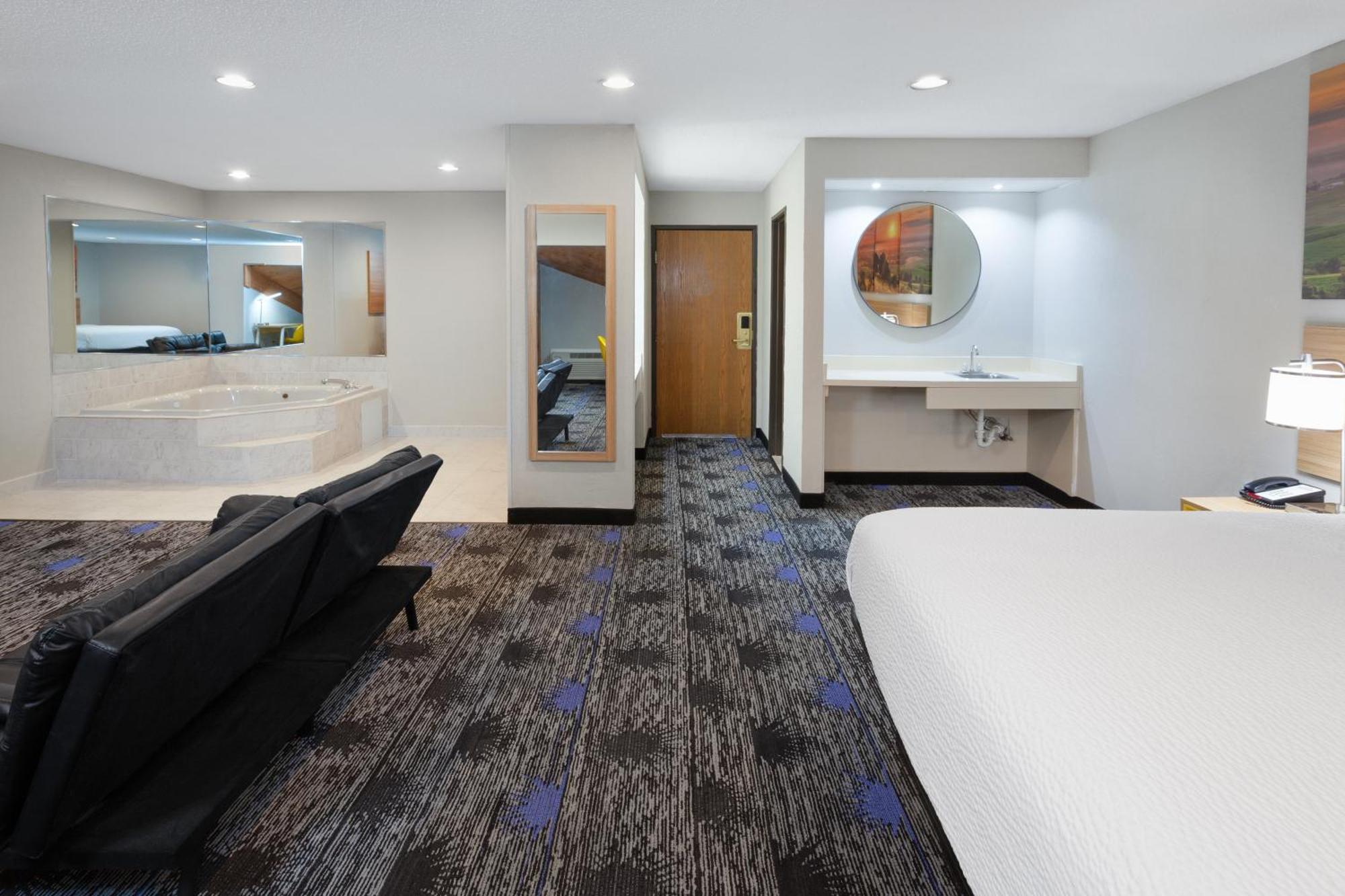 Days Inn By Wyndham Wooster Bagian luar foto